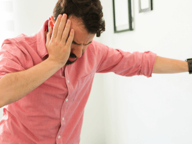 ¿Nervioso por el nacimiento? Conoce por qué ocurre el desmayo del papá en el parto, cómo prevenirlo con técnicas de respiración y consejos expertos en México.