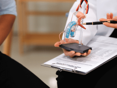 ¿Sabías que el hombre es la causa en el 50% de casos de infertilidad? Conoce los riesgos de la obesidad y el tabaquismo, y la regla de los 3 días de abstinencia.