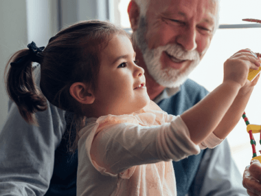En la cultura familiar en México, la llegada de un segundo hijo es un evento que involucra a toda la red de apoyo.