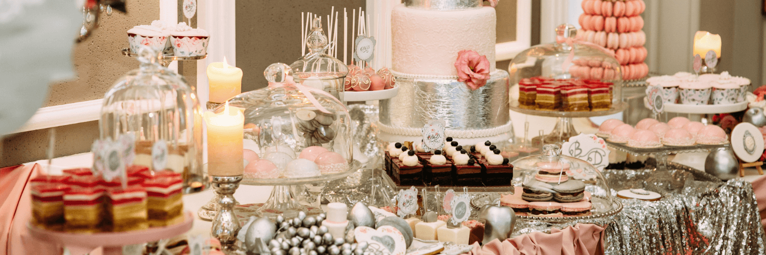Ahora en todo tipo de eventos está bien visto poner una mesa de dulces, botanas, bebidas o postres… O todas.