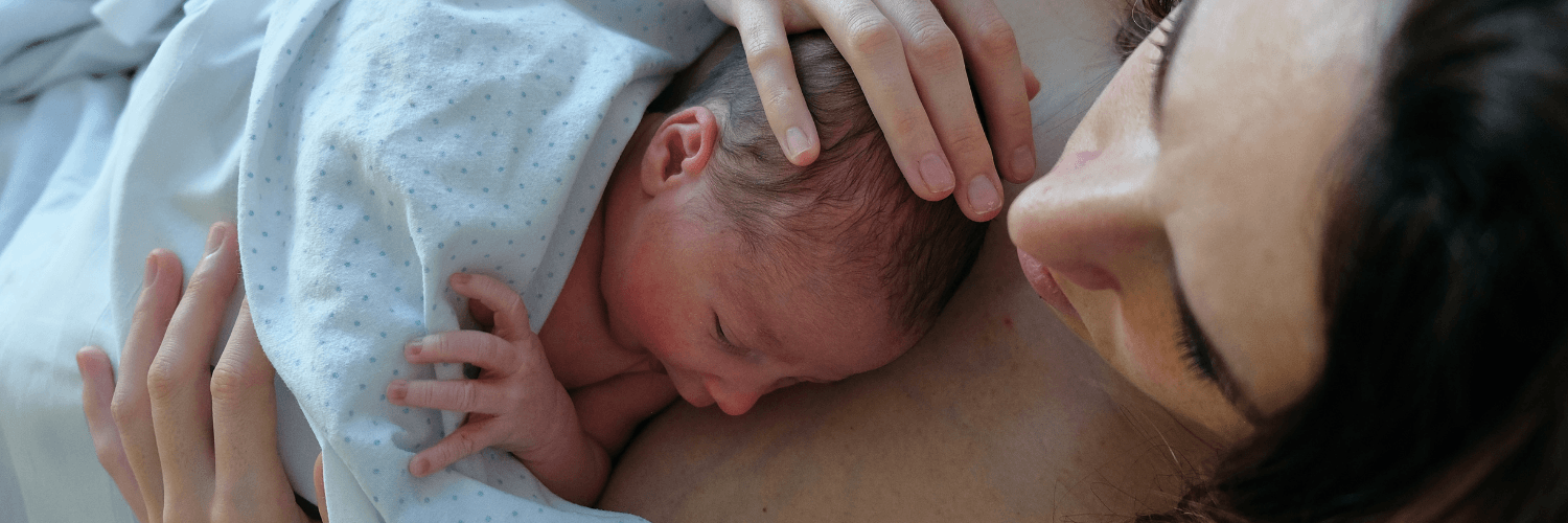 Aprende qué es la Técnica Canguro y cómo el contacto piel a piel ayuda a la maduración y crecimiento de bebés prematuros