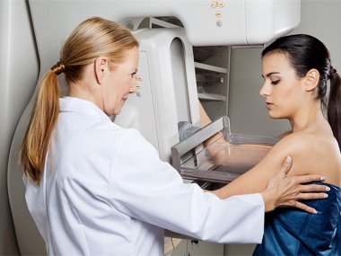 La mastografía o mamografía es un método que ha permitido disminuir las muertes por cáncer de mama cuando éste se detecta a tiempo.