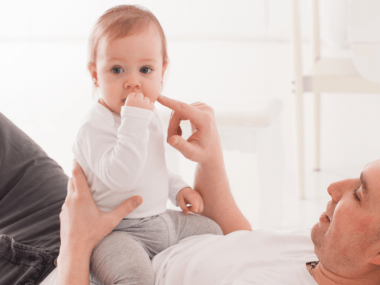 ¿Es difícil cuidar a un bebé? Resuelve tus dudas con la guía de Sana y Hermosa sobre cuidado del recién nacido, higiene y salud neonatal en México.