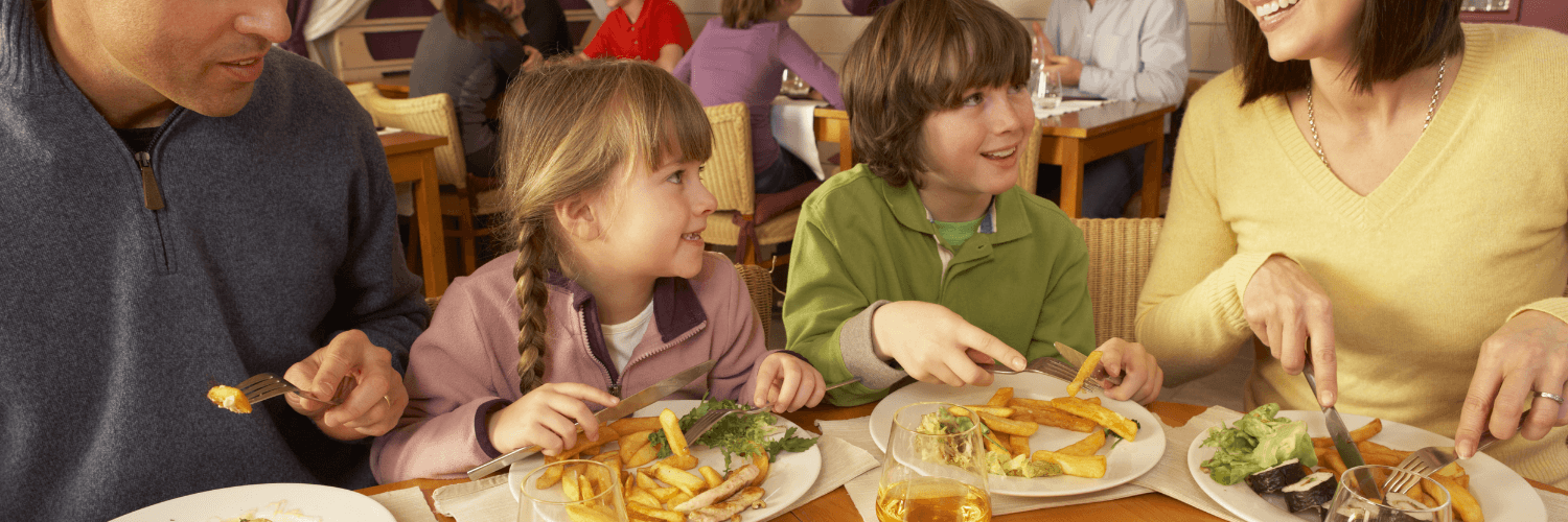 ¿Tus hijos corren o gritan al salir a comer?