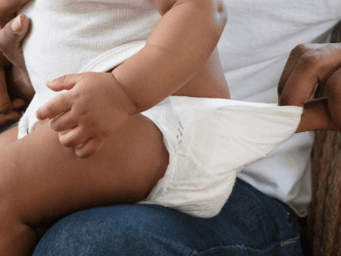 qué significan los 5 tipos de evacuaciones en bebés y cuándo es normal en México