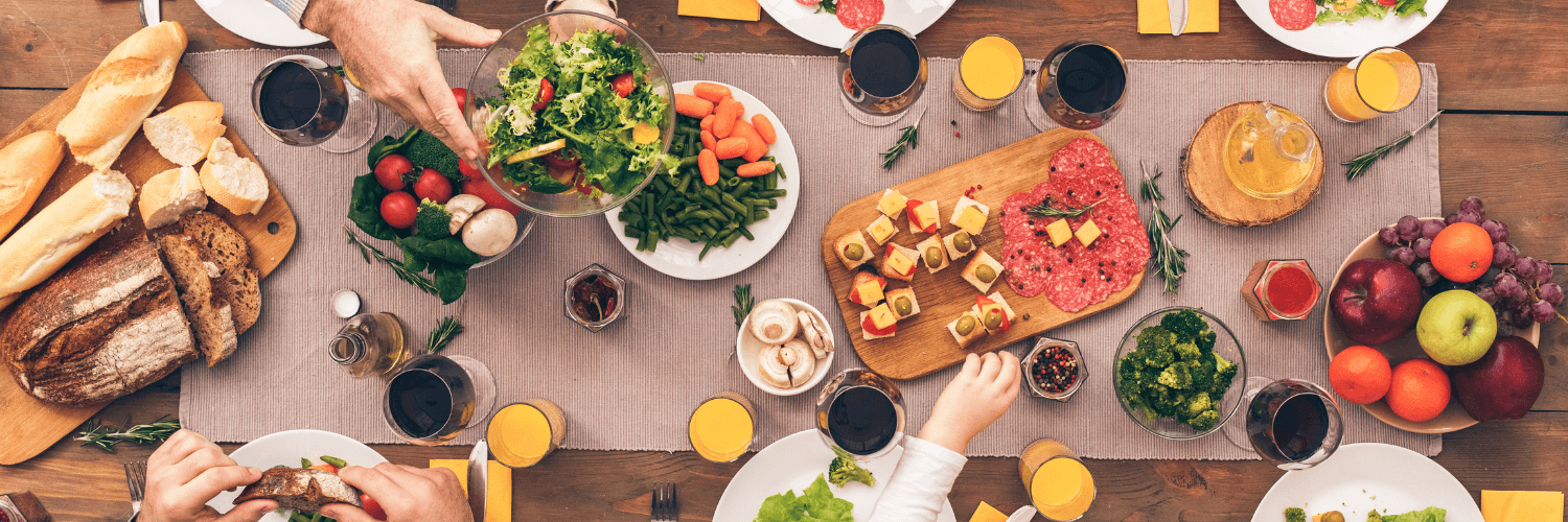 Descubre consejos de expertos para comer sano en fiestas y evitar la culpa