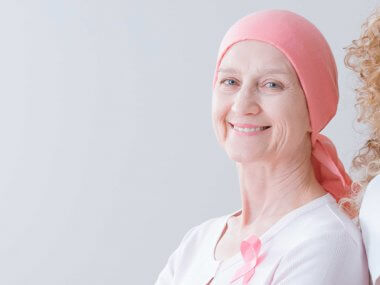 Existen tratamientos no invasivos que son aliados claves en el proceso post cáncer de mama. Pregunta a tu médico.