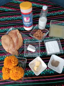 Pollo en Crema de Cempasúchil: Ingredientes