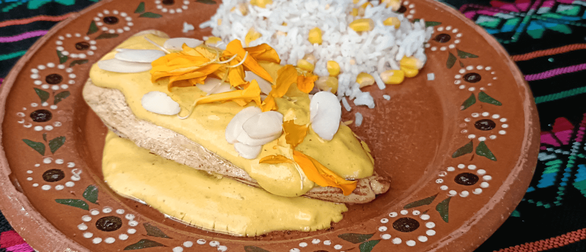 La flor de cempasúchil, icónica del Día de Muertos, no solo adorna altares, ¡sino que es una joya en la cocina!