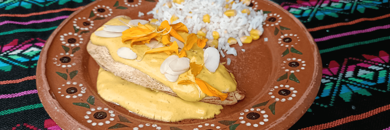 La flor de cempasúchil, icónica del Día de Muertos, no solo adorna altares, ¡sino que es una joya en la cocina!