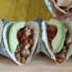 Aprende a preparar auténticos Tacos Campechanos caseros con carne de cerdo, longaniza y chicharrón crujiente.