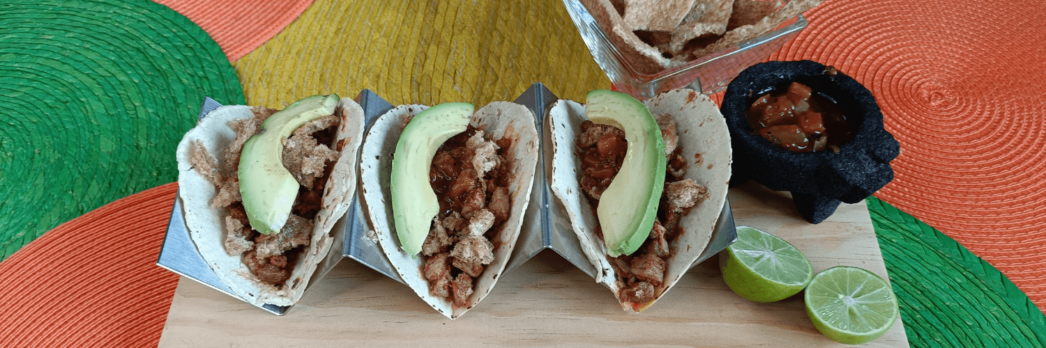 Aprende a preparar auténticos Tacos Campechanos caseros con carne de cerdo, longaniza y chicharrón crujiente.
