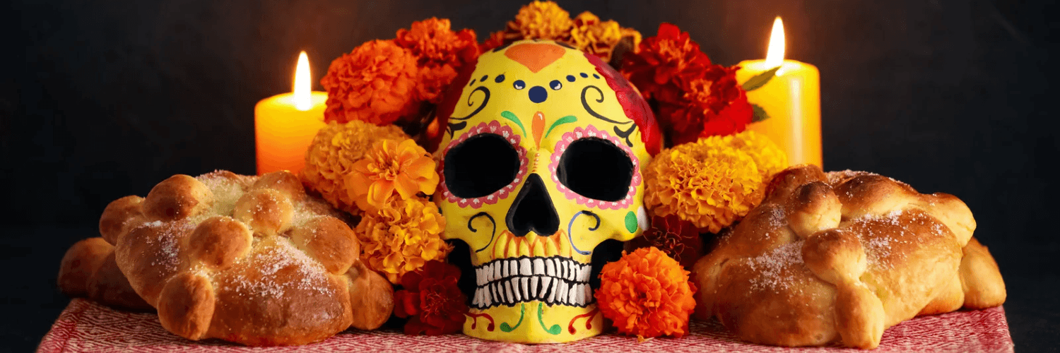 Conoce la historia, el significado náhuatl y el impacto económico de la flor de cempasúchil en el Día de Muertos.