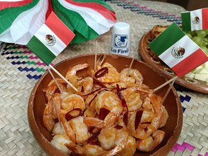 camarones al ajillo con chile guajillo y Sal La Fina